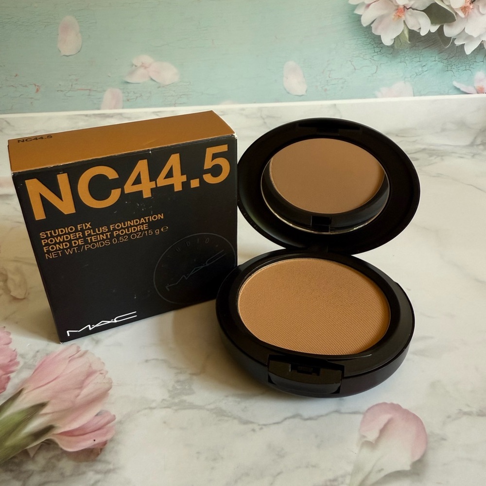 MAC Cosmetics Studio Fix Powder Plus Foundation - NC44.5